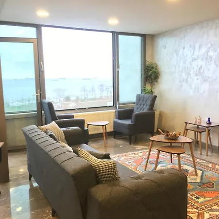 King With Sea View Daire